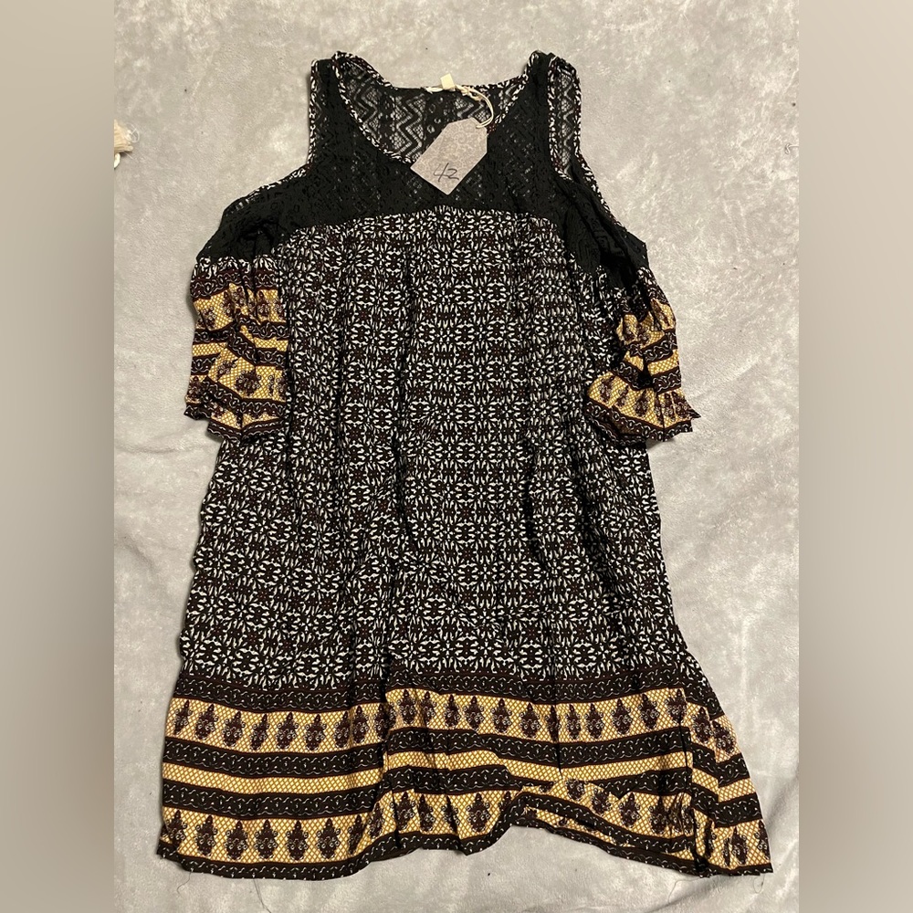 Hem and thread lace top dress
